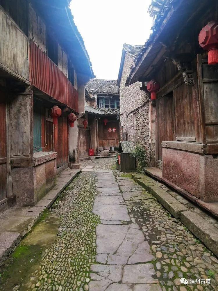 骨质疏松只补钙就可以?再三劝告:远离3种食物,或比补钙更关键